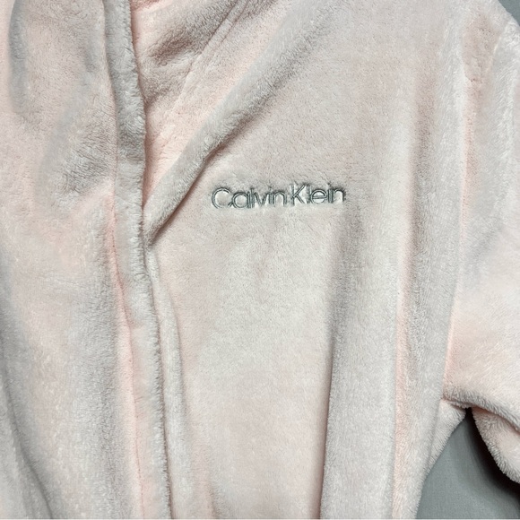 Calvin Klein Sleepwear Pink Soft Plush Logo Classic Belted Waist Robe Size M/L - Picture 3 of 9